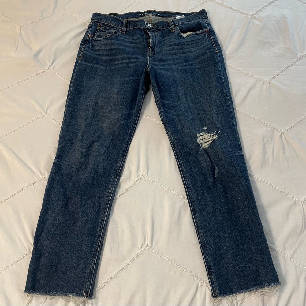 Old Navy Boyfriend Straight Distressed Jeans